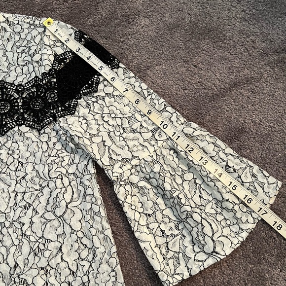 Lace blouse - Picture 6 of 8